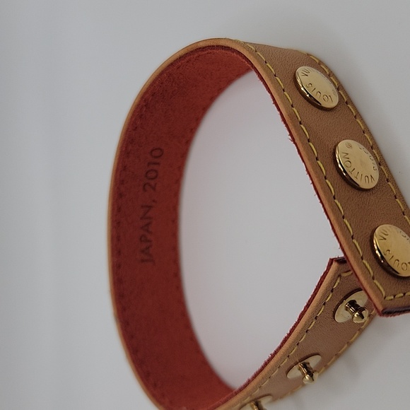 LV LEATHER BRACELET - Picture 5 of 6